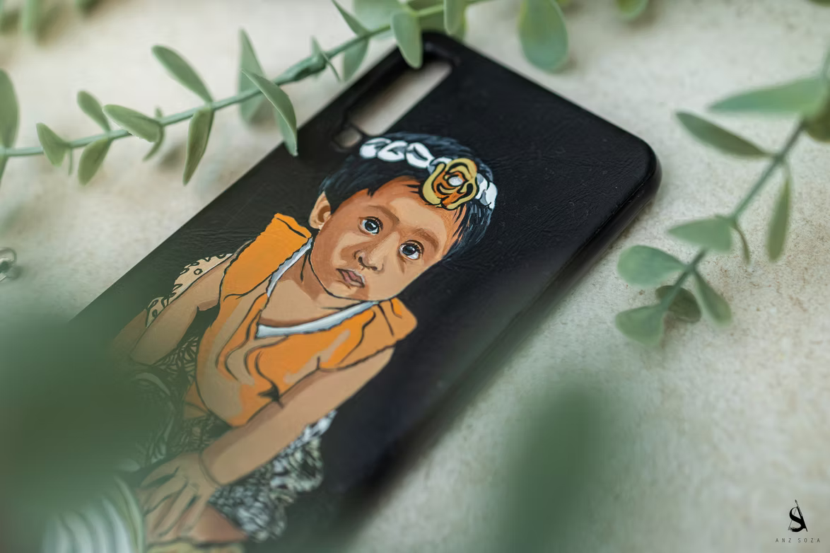 Hand-paint Customization on a Leather Phonecase