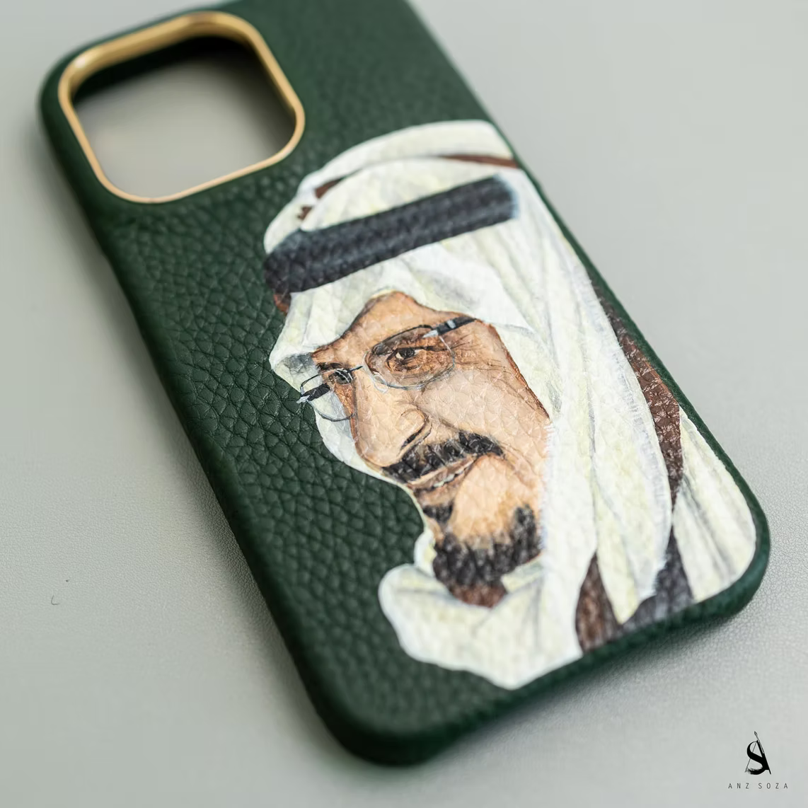 Hand-paint Customization on a Leather Phonecase