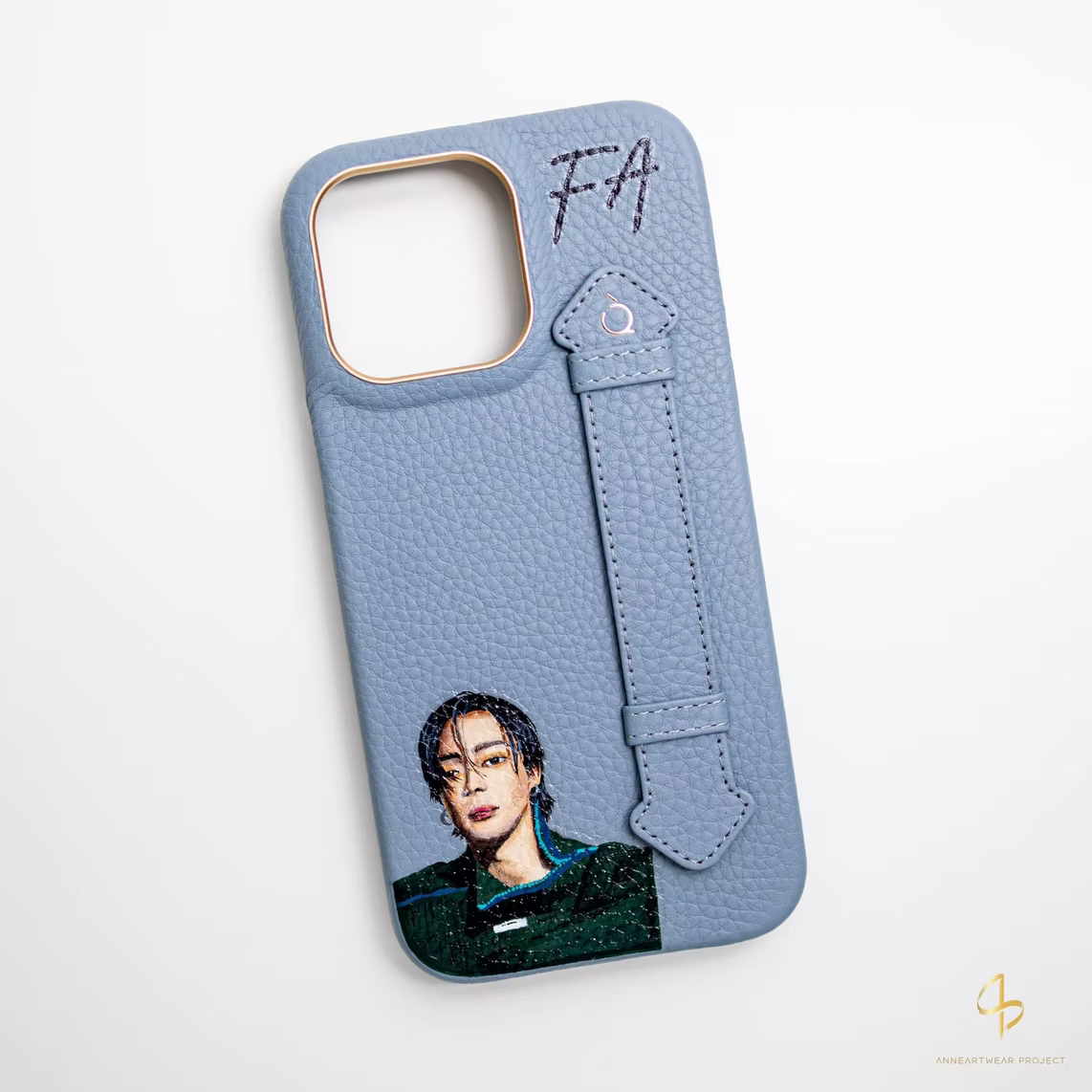 Hand-paint Customization on a Leather Phonecase