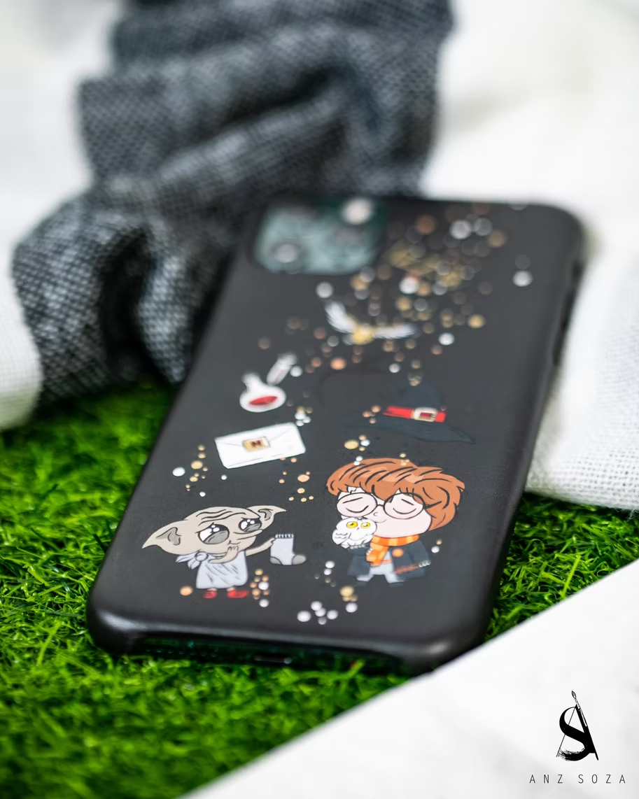 Hand-paint Customization on a Leather Phonecase