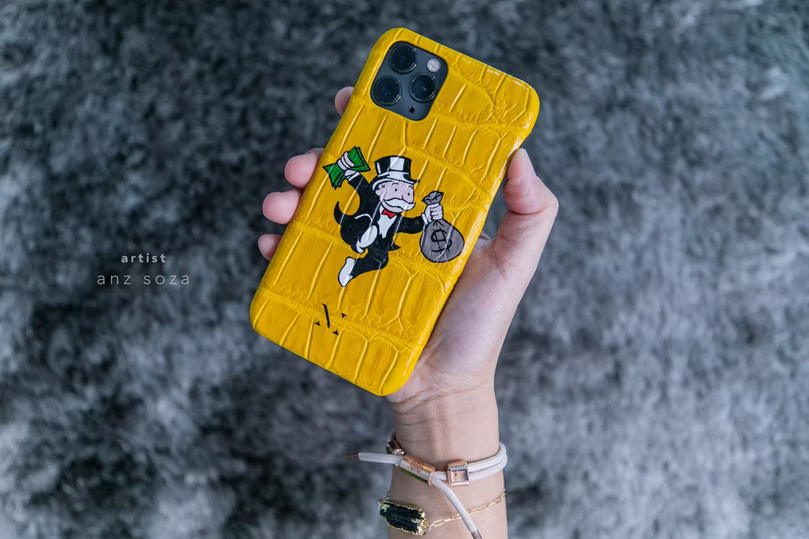 Hand-paint Customization on a Leather Phonecase